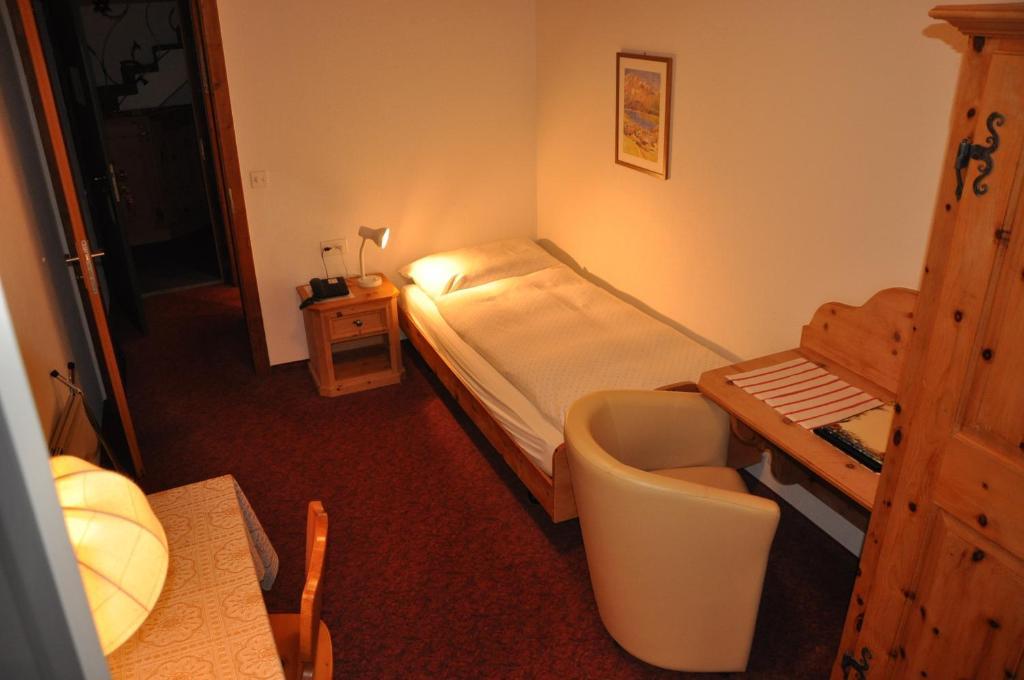 Hotel Seraina Sils Maria Pokoj fotografie