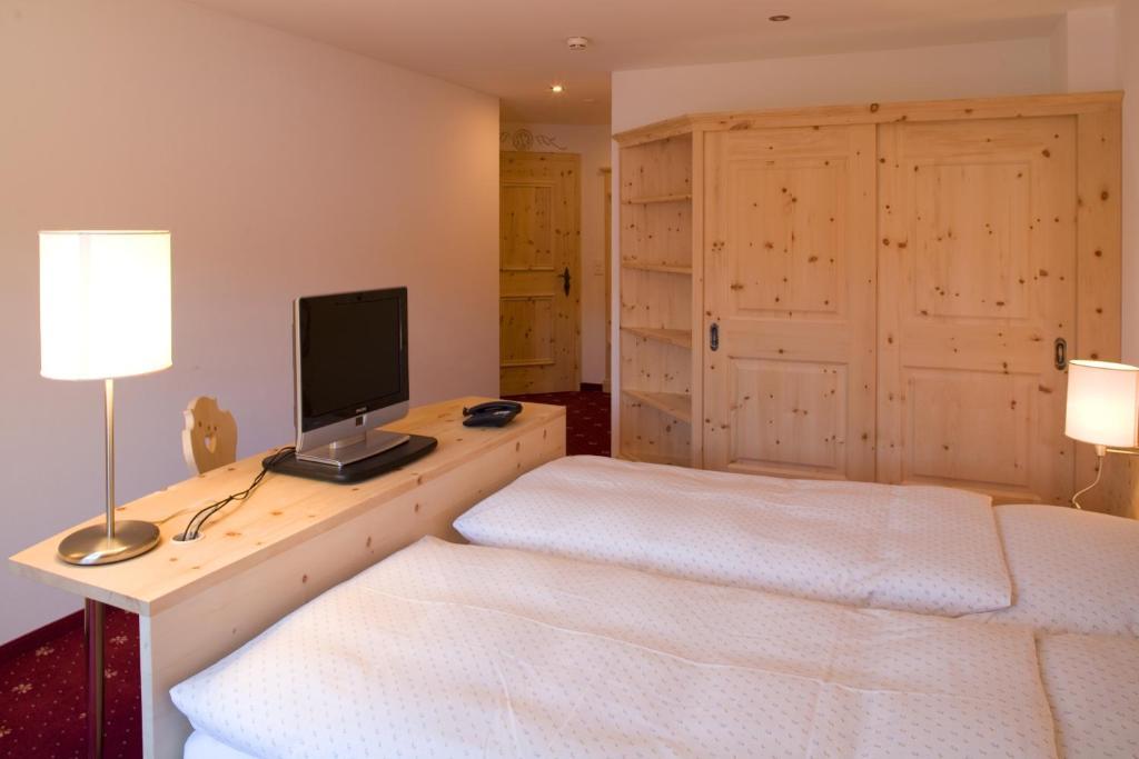 Hotel Seraina Sils Maria Pokoj fotografie